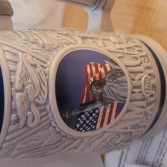 Avon Collectable Stein Numbered 2002 America The Beautiful Stein - Picture 2 of 11